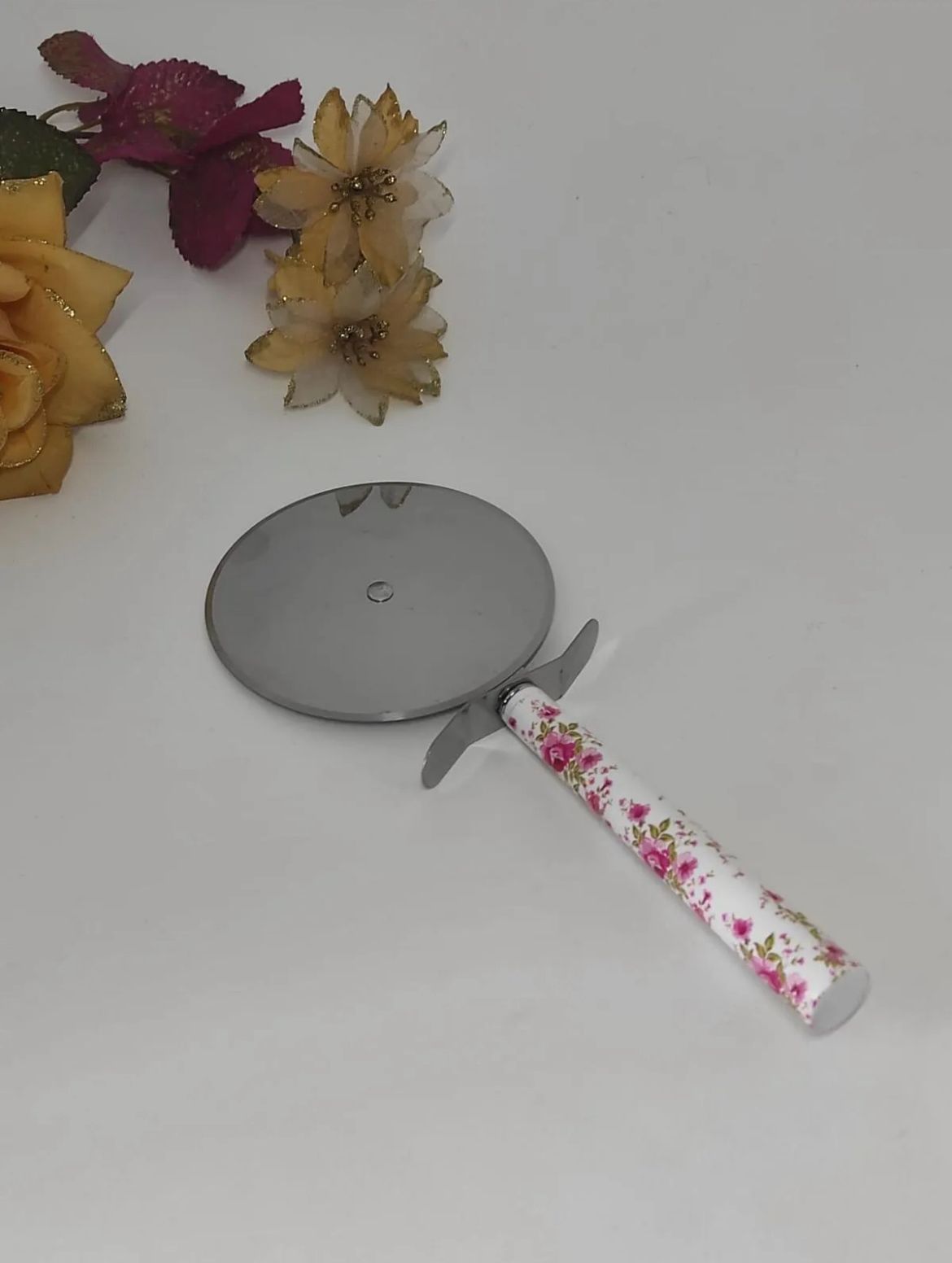 Elegant Floral Handle Stainless Steel Pizza Cutter Wheel